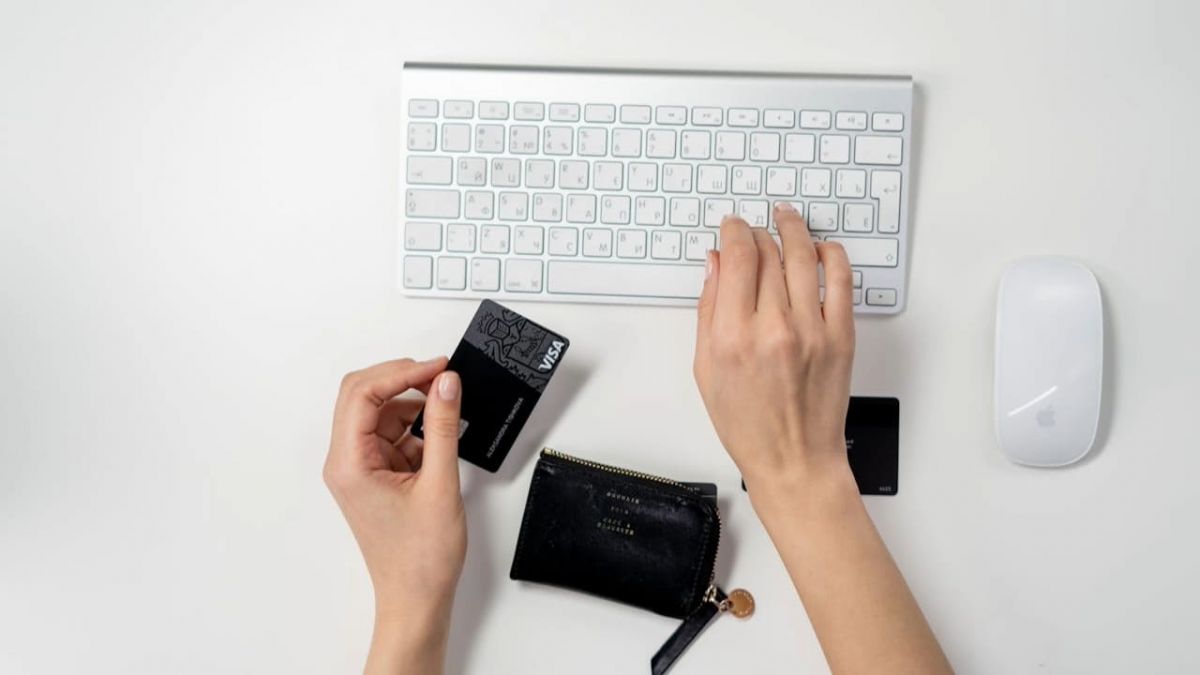What to Consider When Opening an Online Bank Account