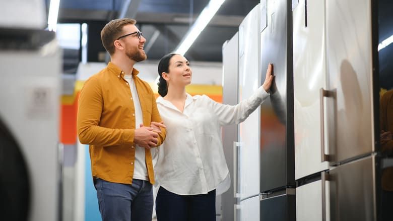 A Smart Shopper's Guide to Clearance Refrigerator Sales